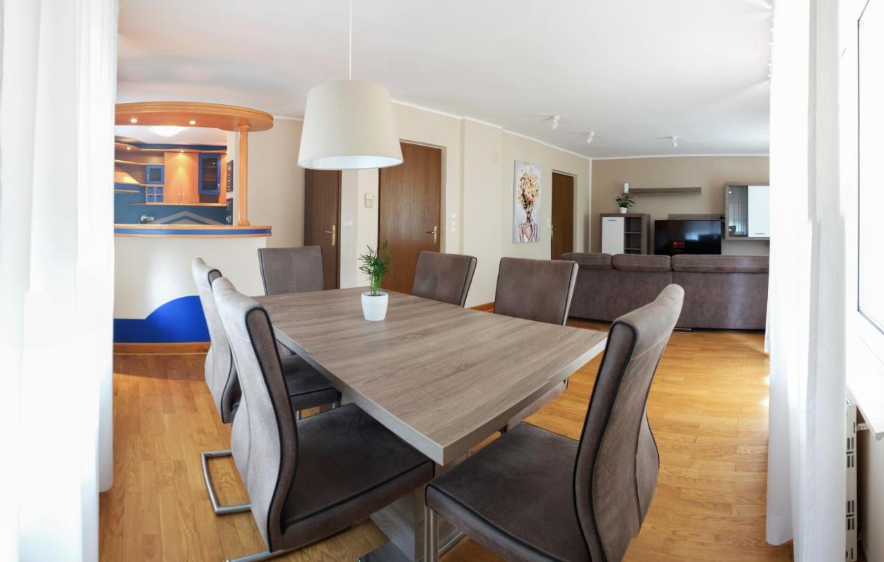 M16 Spacious And Bright Apartment 류블랴나 외부 사진