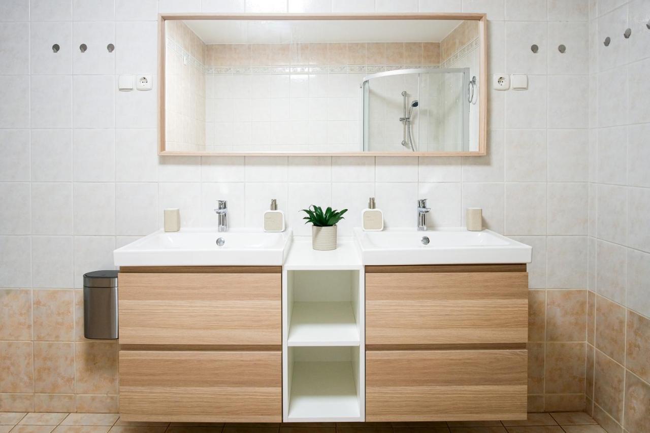 M16 Spacious And Bright Apartment 류블랴나 외부 사진